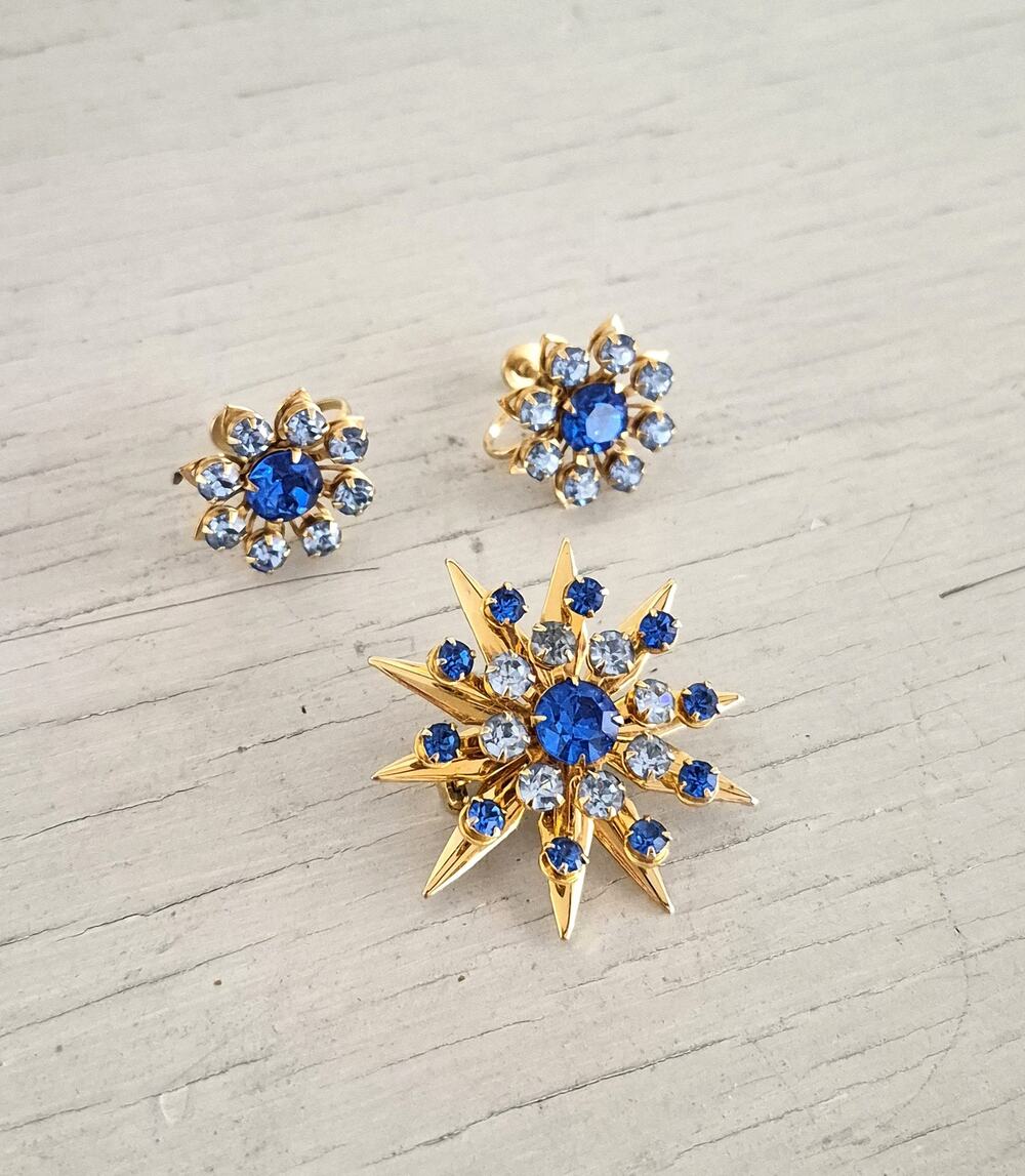 Vintage Blue Rhinestone Starburst Brooch and Earring Set